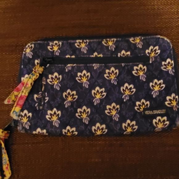 Vera Bradley Floral Maison Blue Zip Around Wallet Wristlet Organizer
